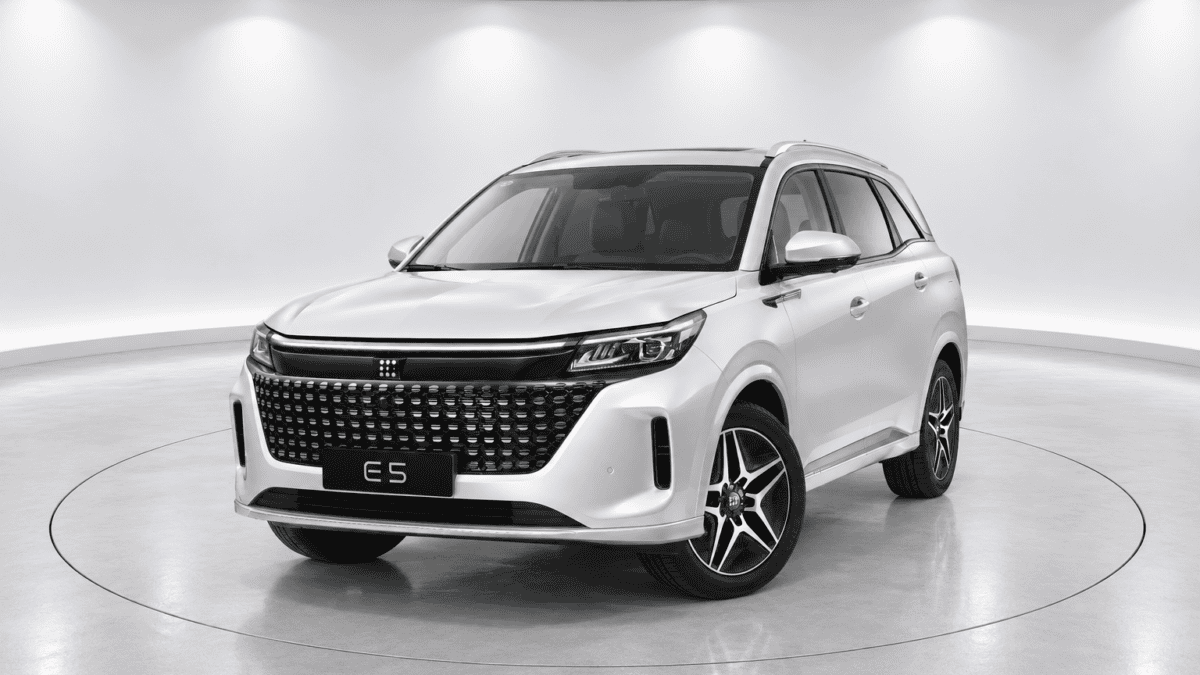 DFSK E5 laddhybrid 7-sits SUV