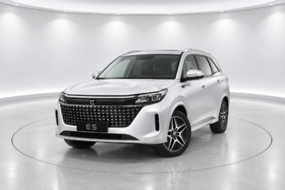 DFSK E5 laddhybrid 7-sits SUV