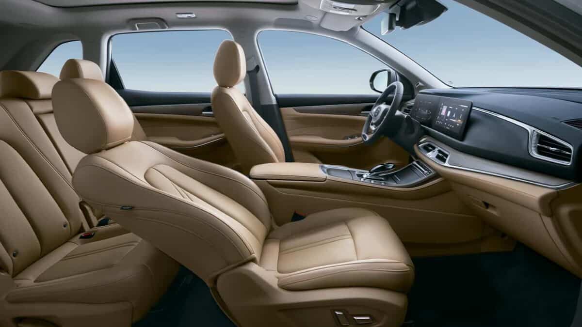 DFSK E5 laddhybrid 7-sits SUV